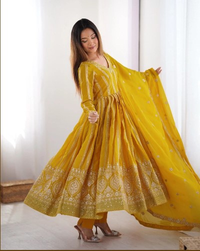 Anarkali Kurti 3-Piece Set Elegant Look